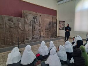 پنجم دبستان بین الملل- بازدید از موزه ایران باستان‎